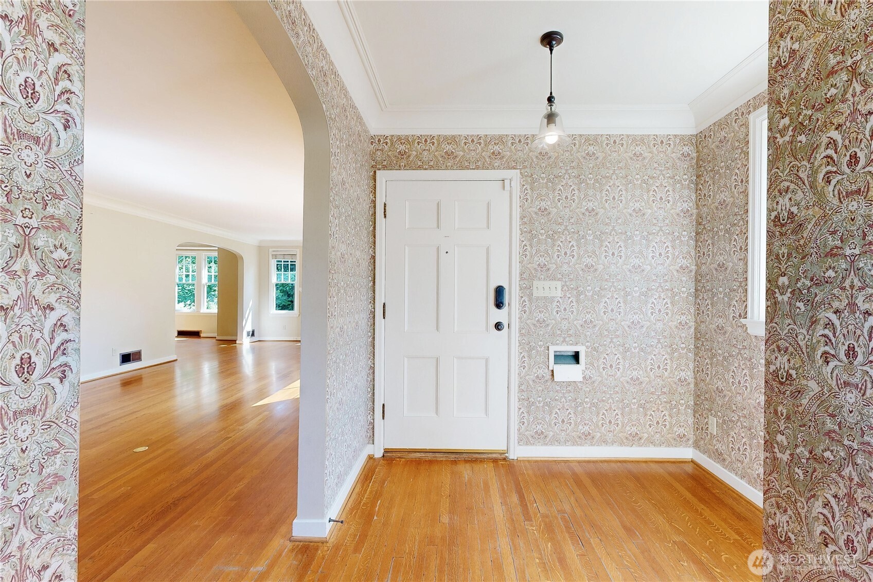 724 Valencia Street Property Photo 2