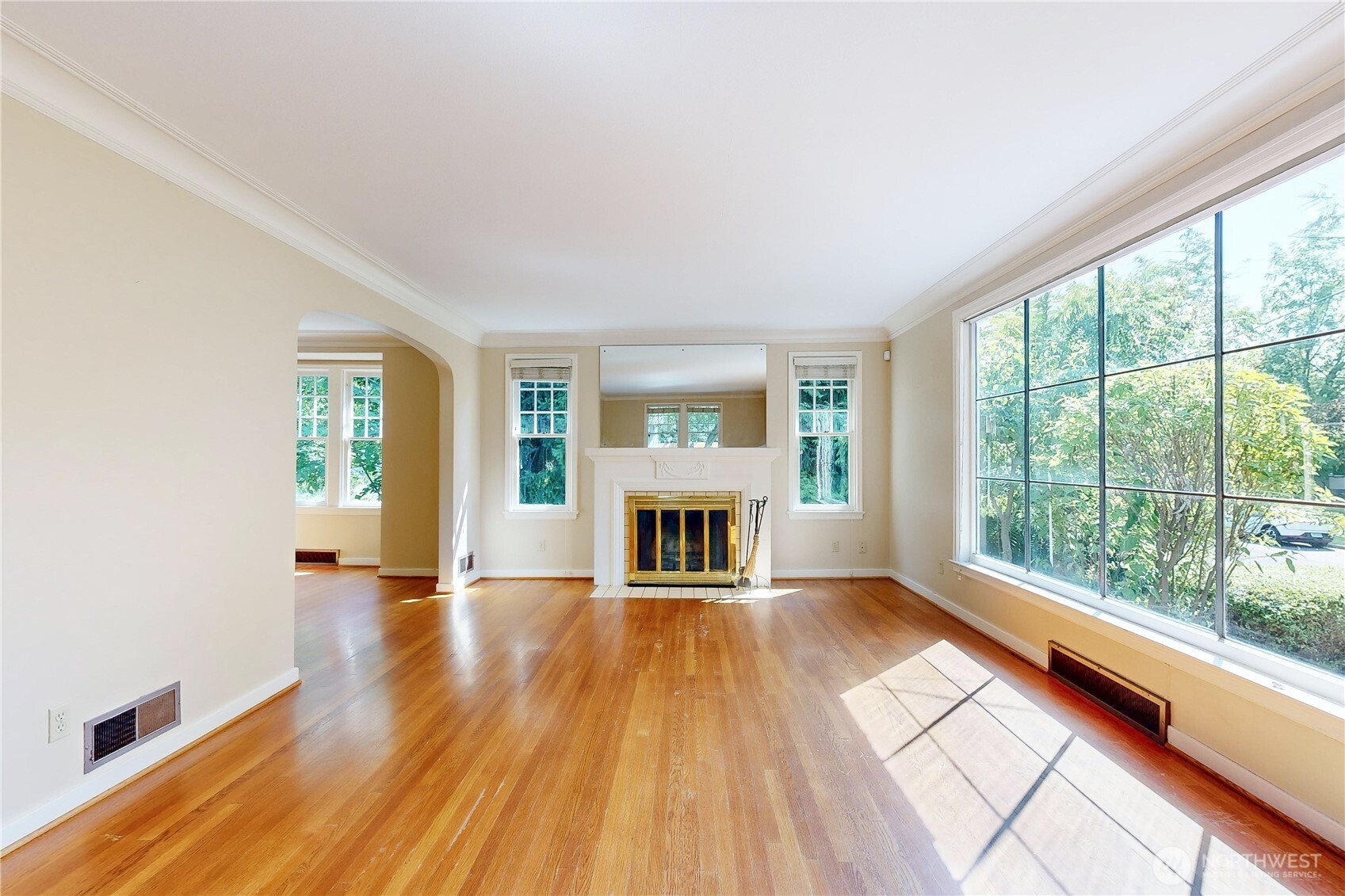 724 Valencia Street Property Photo 4