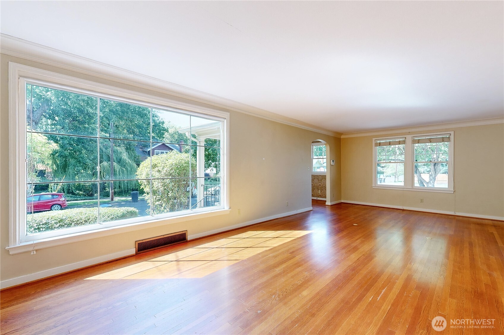 724 Valencia Street Property Photo 5