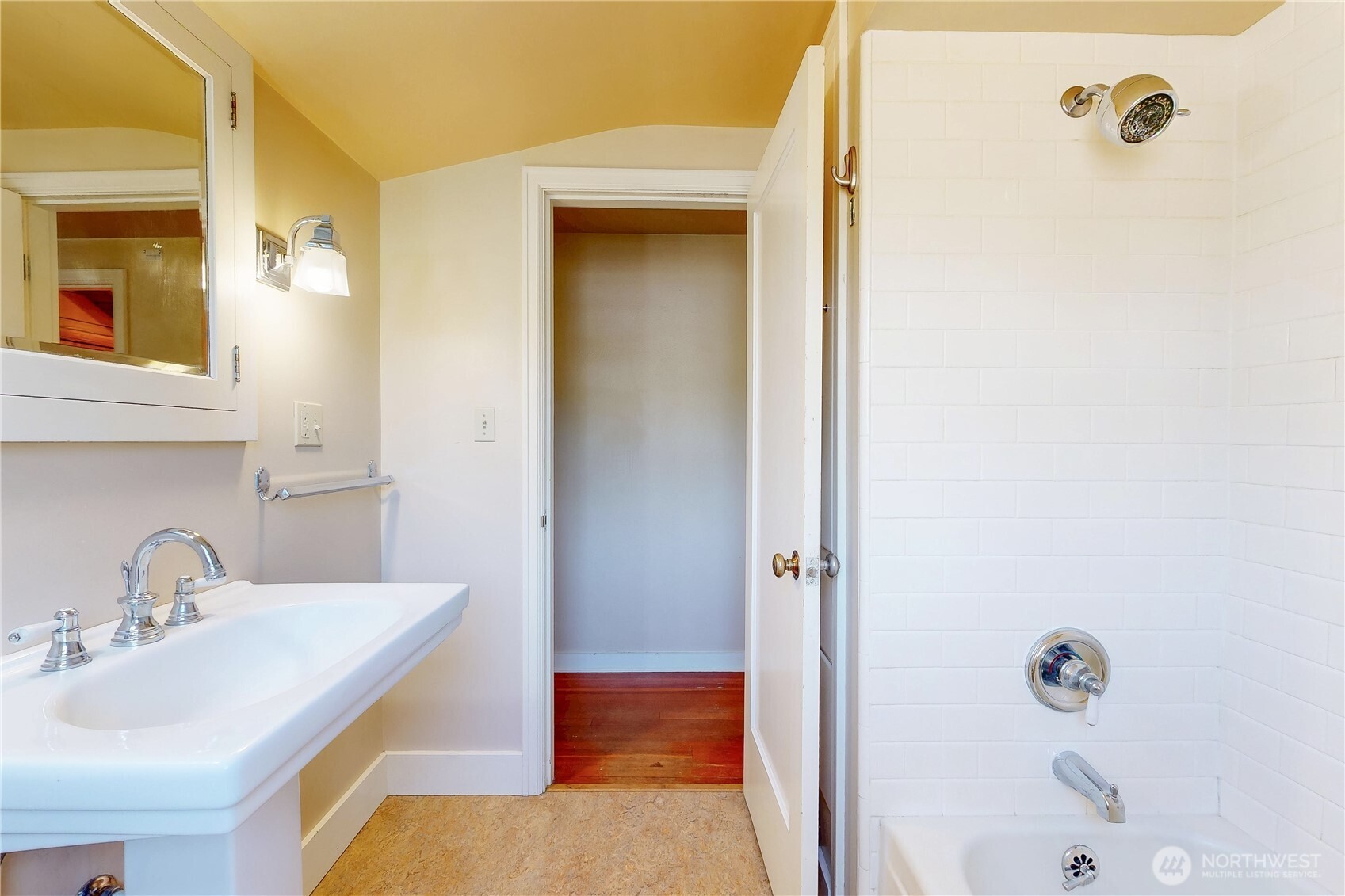 724 Valencia Street Property Photo 24