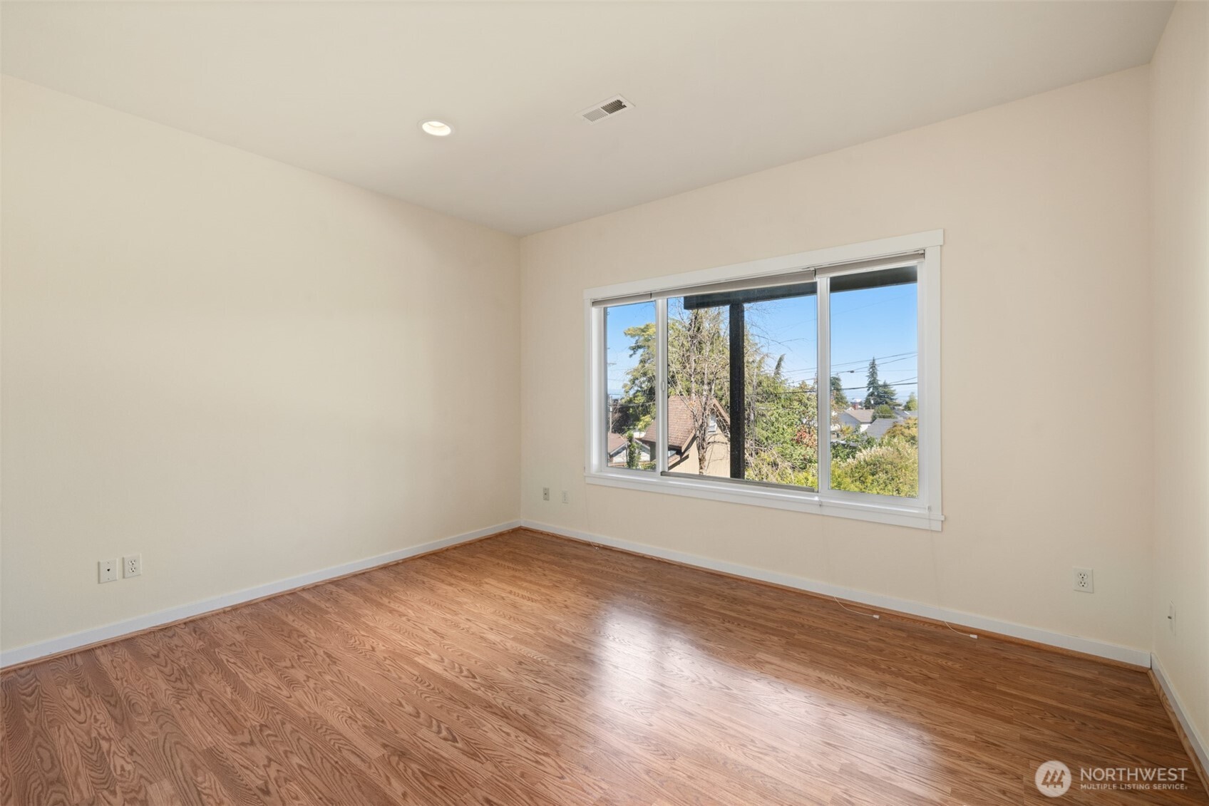 1311 E 5th Street Property Photo 28