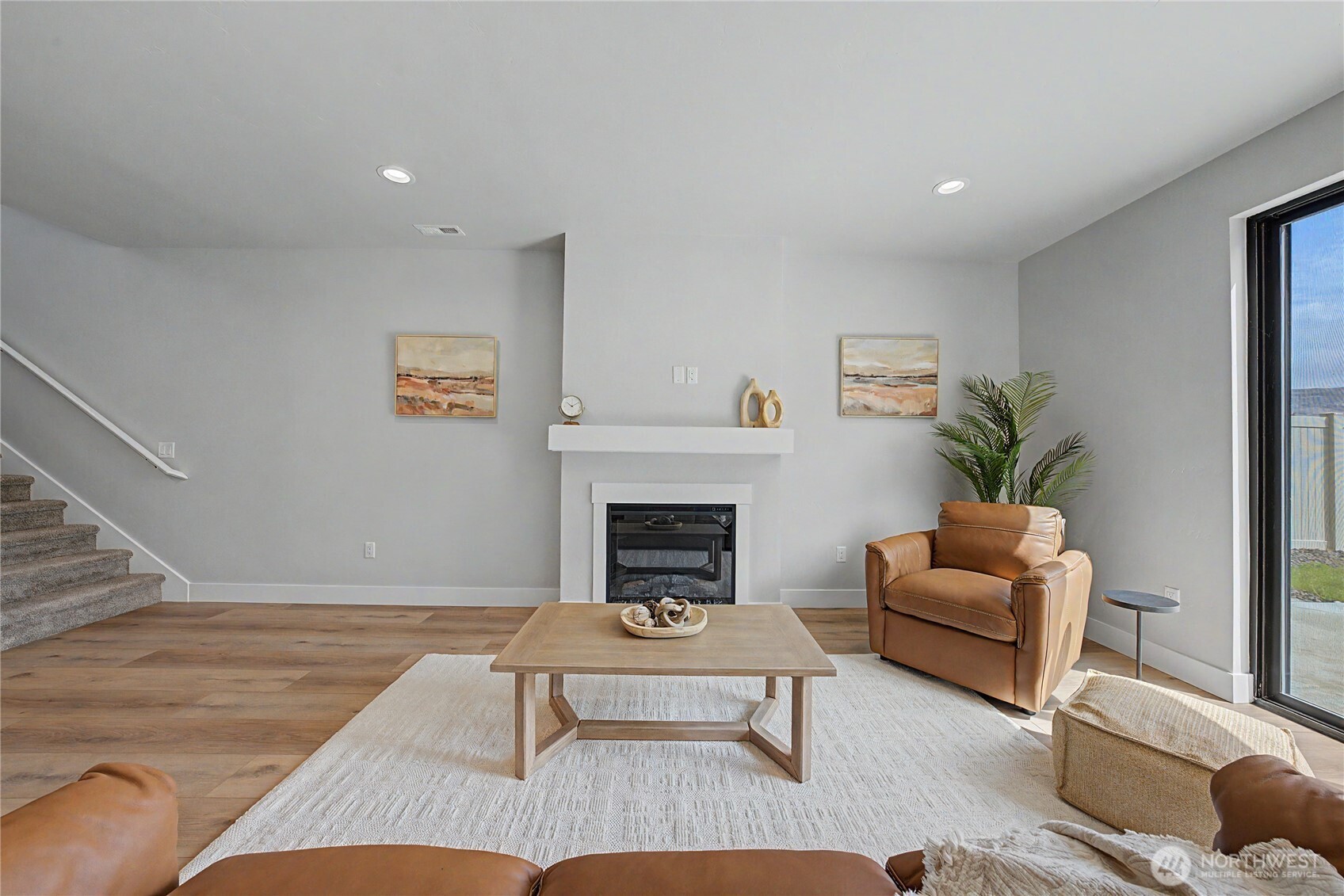 567 S Perry Avenue Property Photo 8