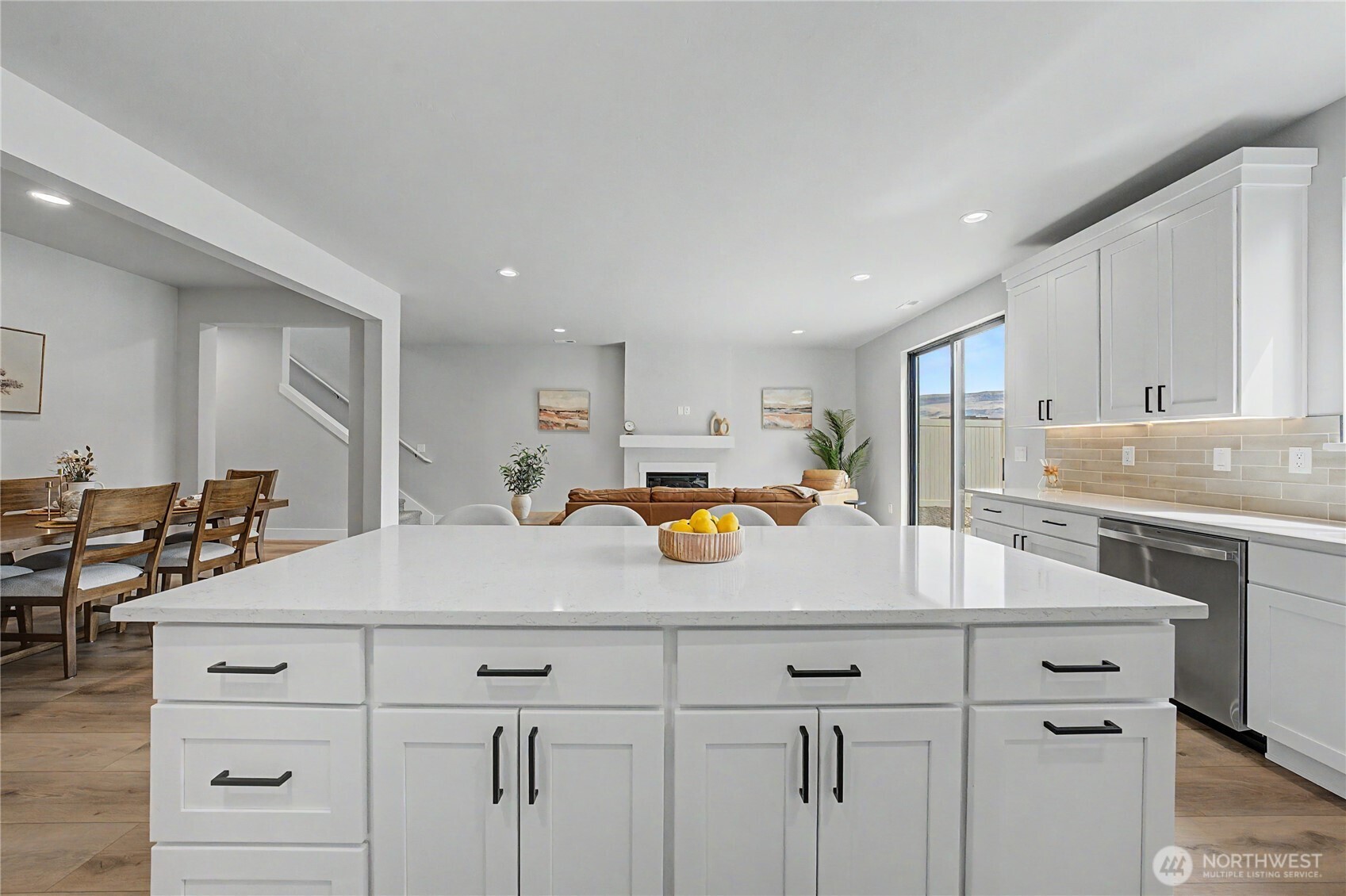 567 S Perry Avenue Property Photo 16