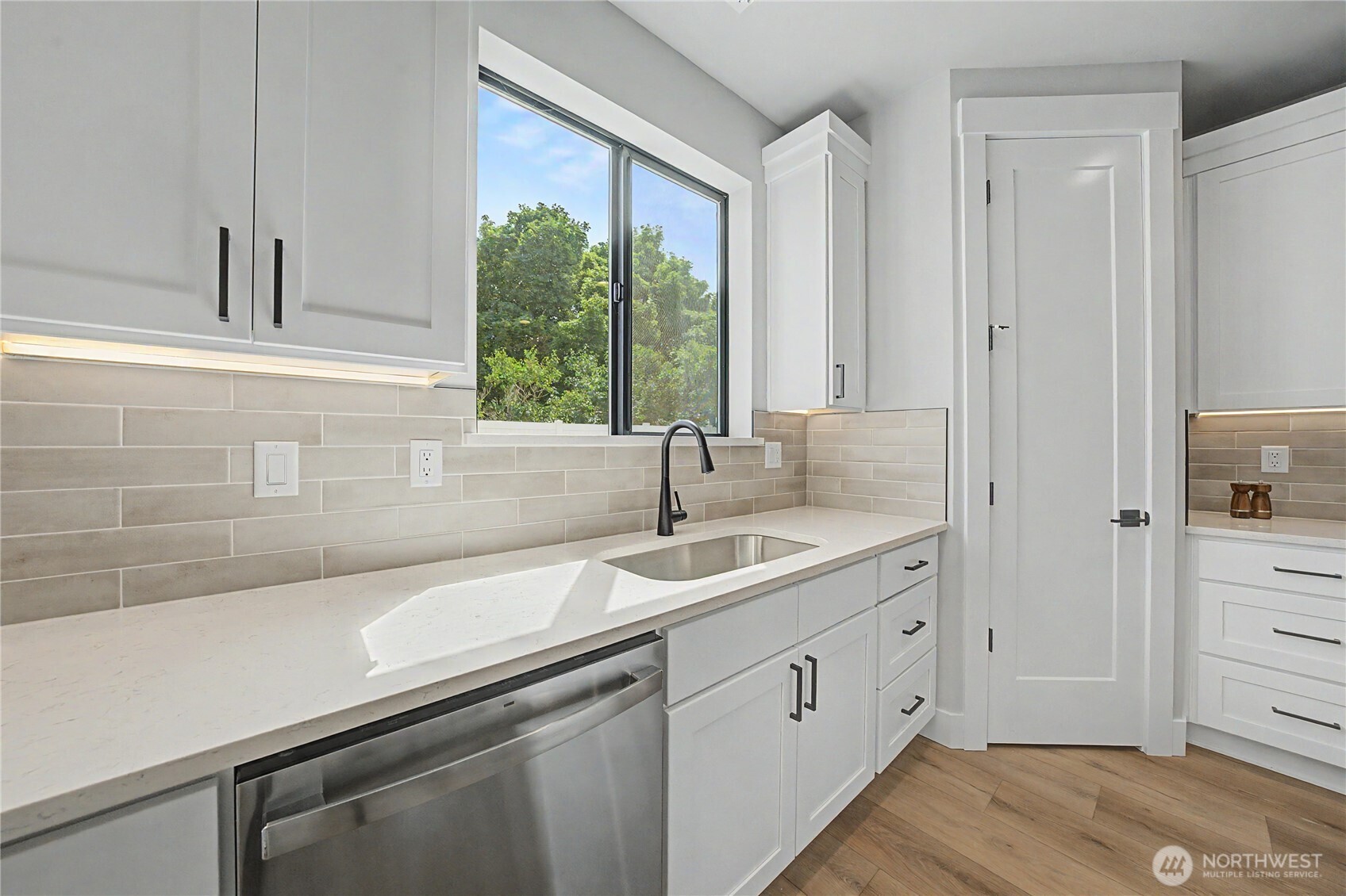 567 S Perry Avenue Property Photo 19