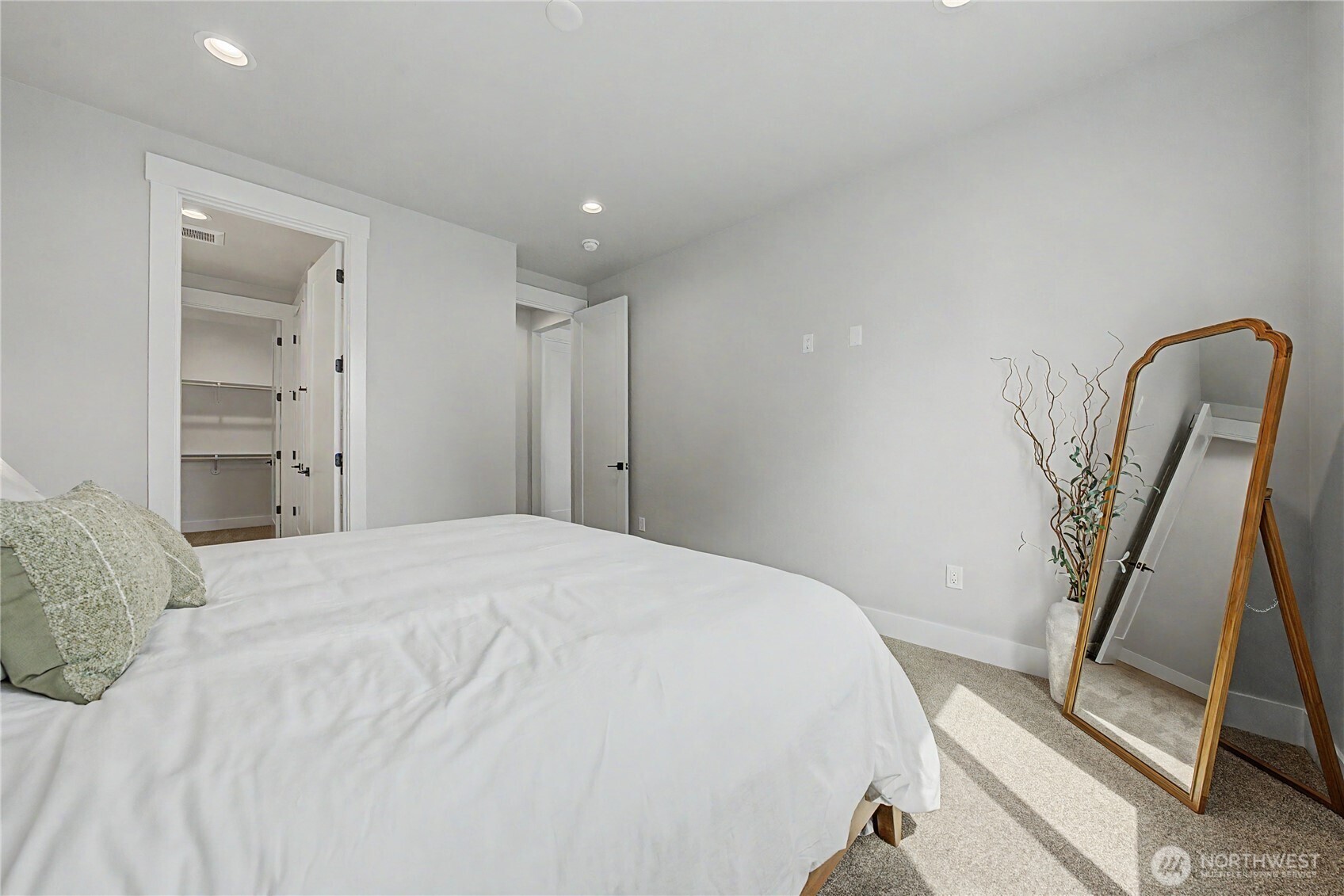 567 S Perry Avenue Property Photo 24