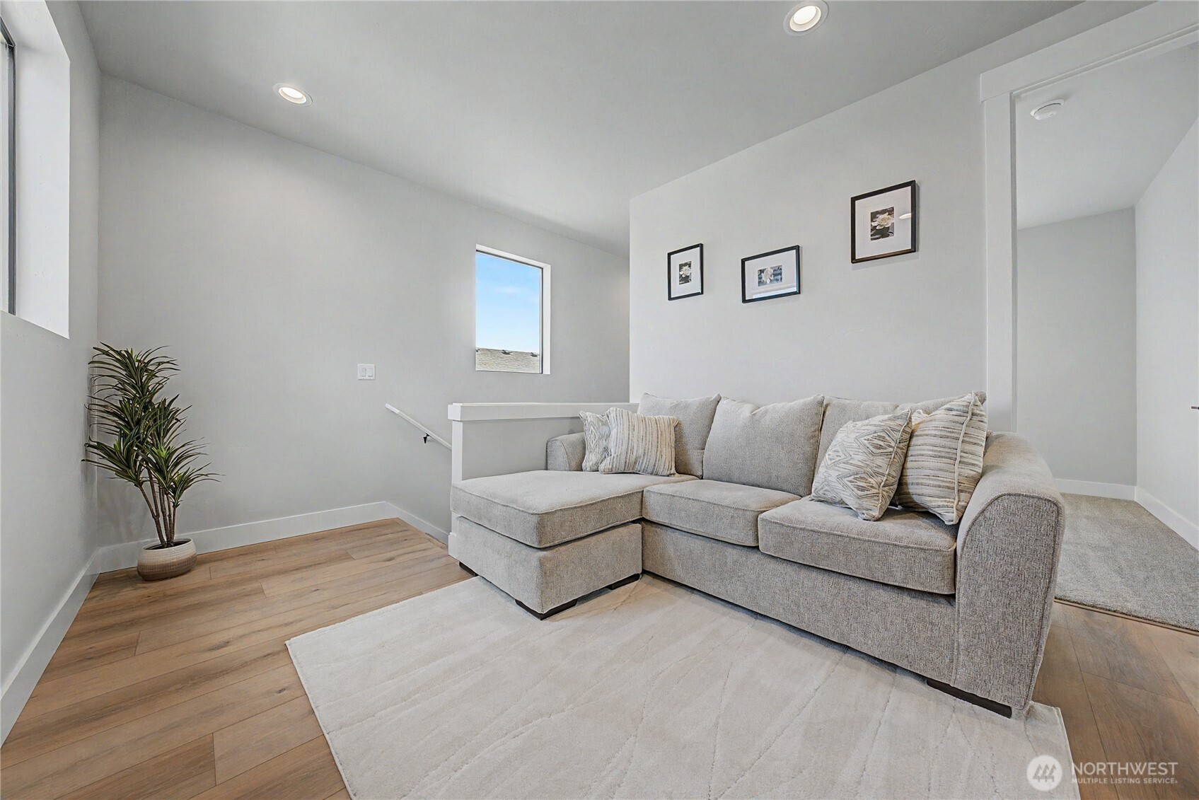 567 S Perry Avenue Property Photo 32