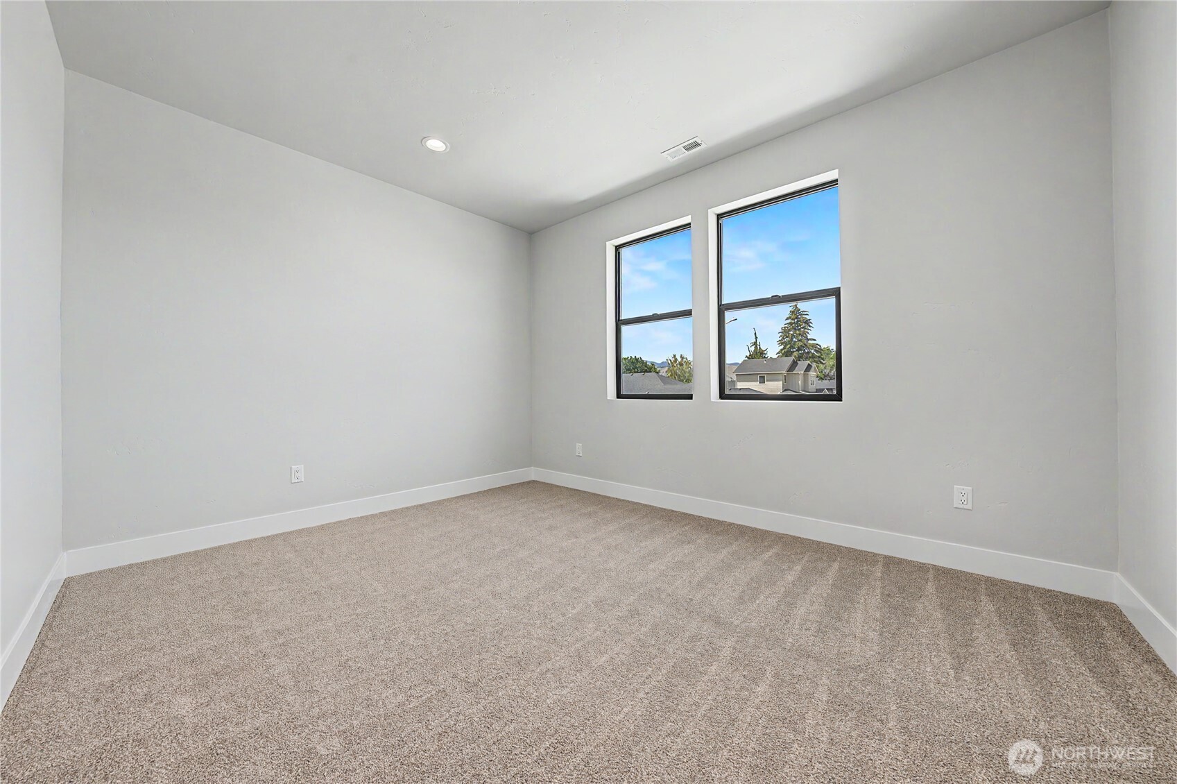 567 S Perry Avenue Property Photo 36