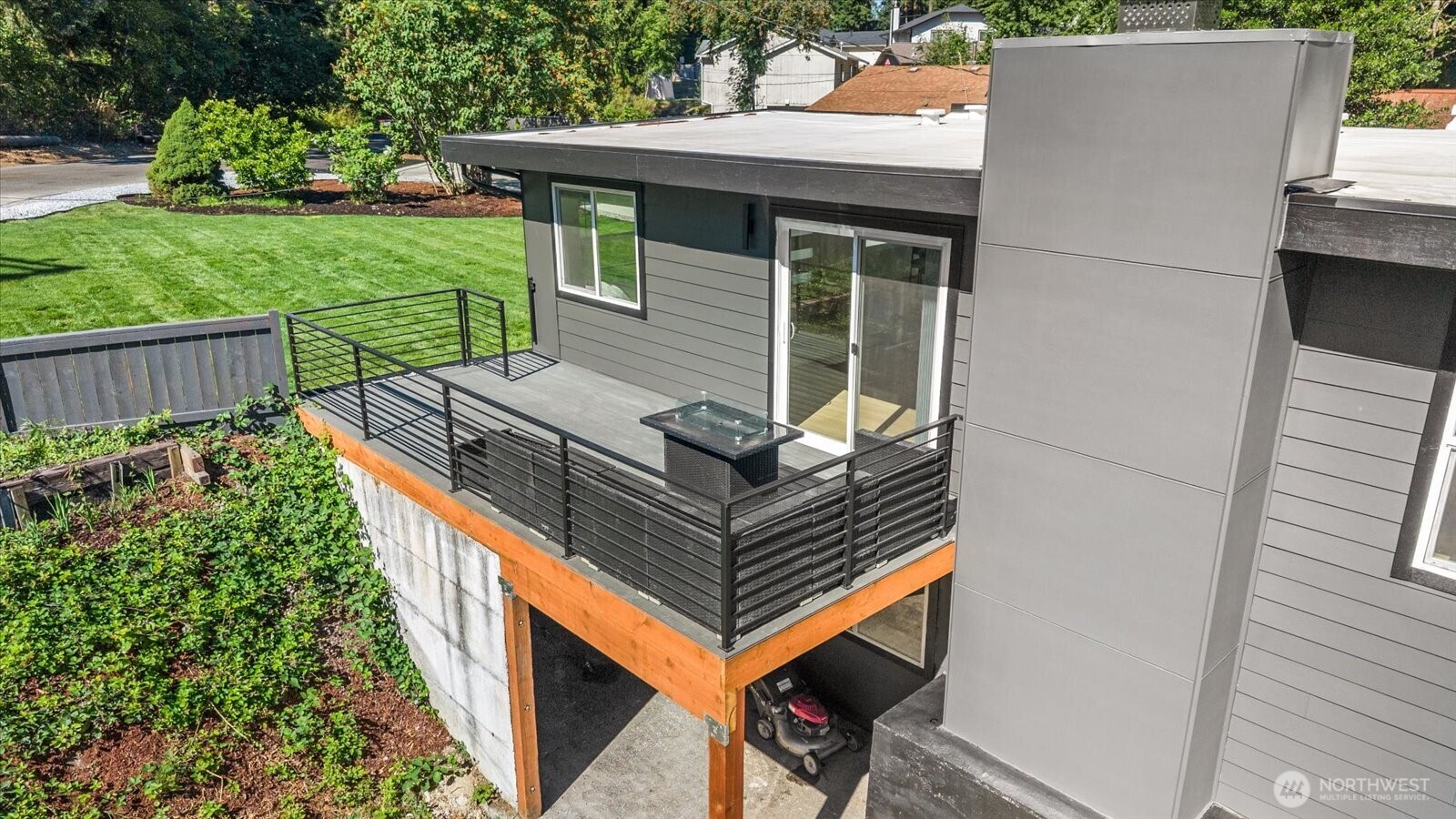18001 77th Street Property Photo 10