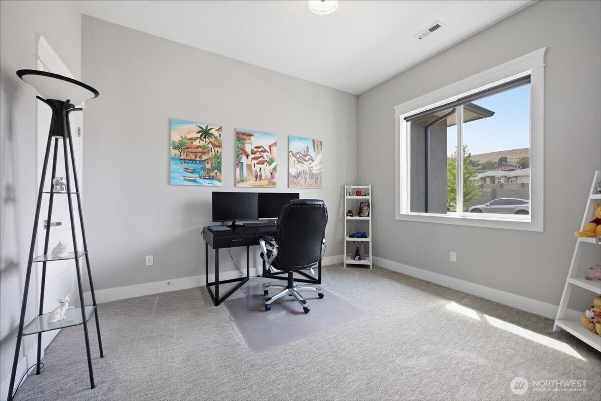 5483 S Kent Street Property Photo 10