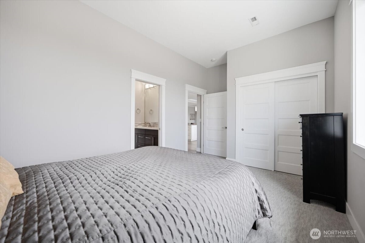 5483 S Kent Street Property Photo 22