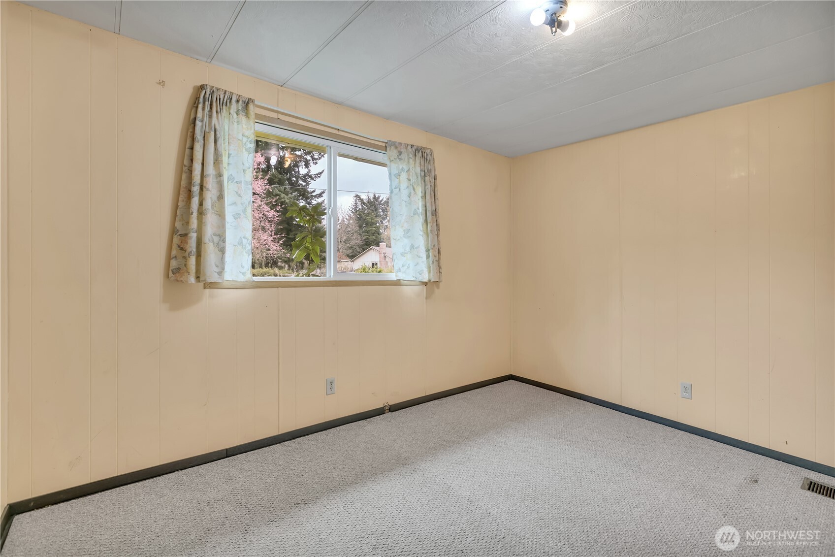 8214 191st Street 2 Property Photo 18
