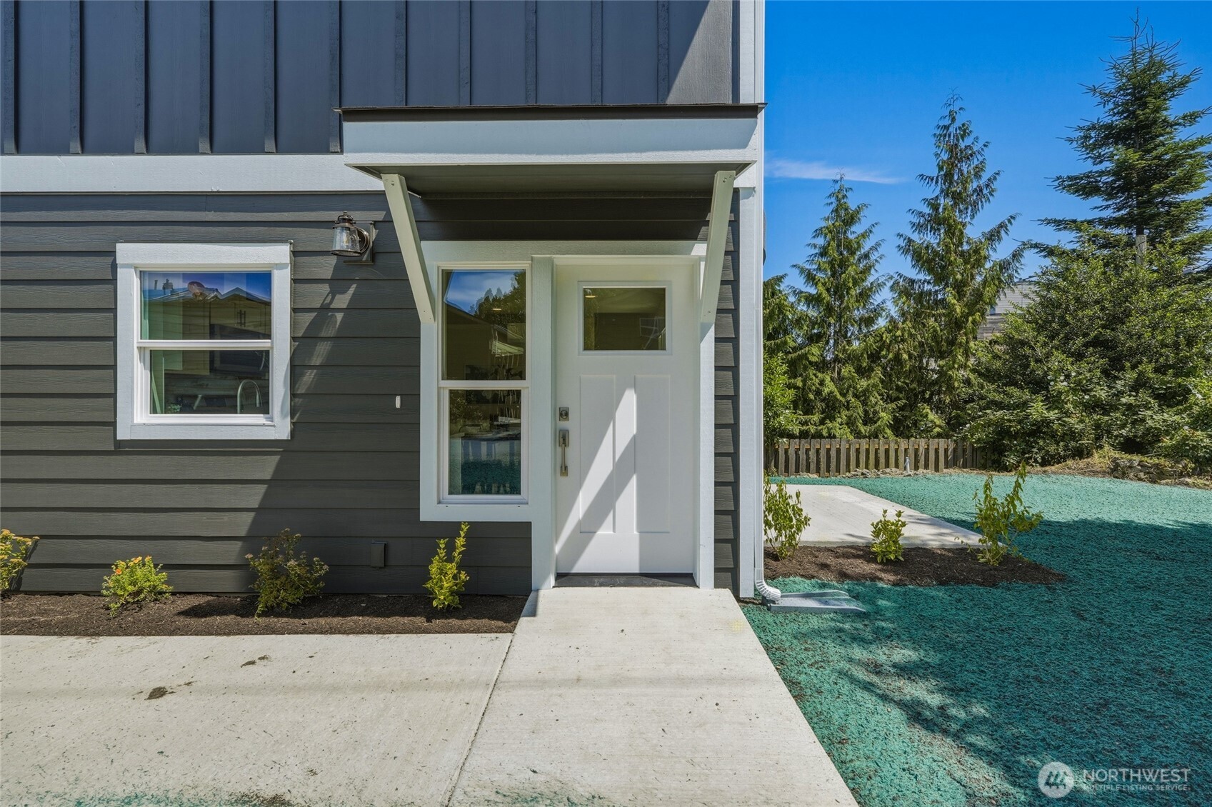 1711 12th Street B Property Photo 3