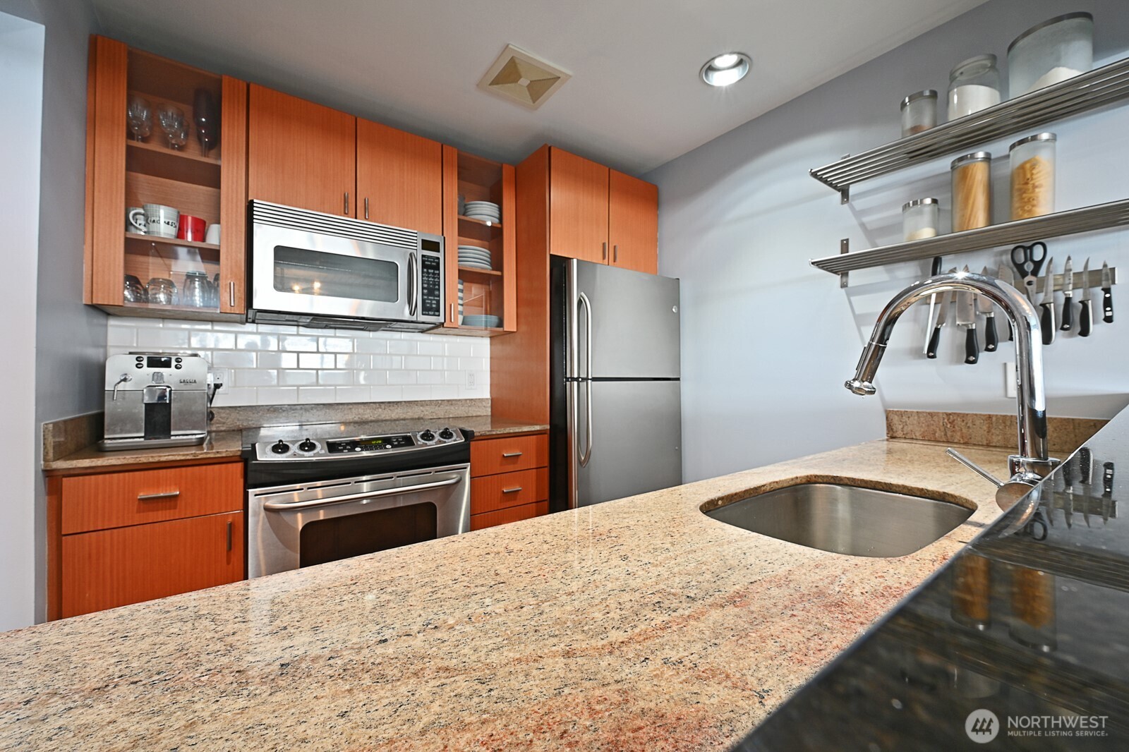 1711 E Olive Way 305 Property Photo 8