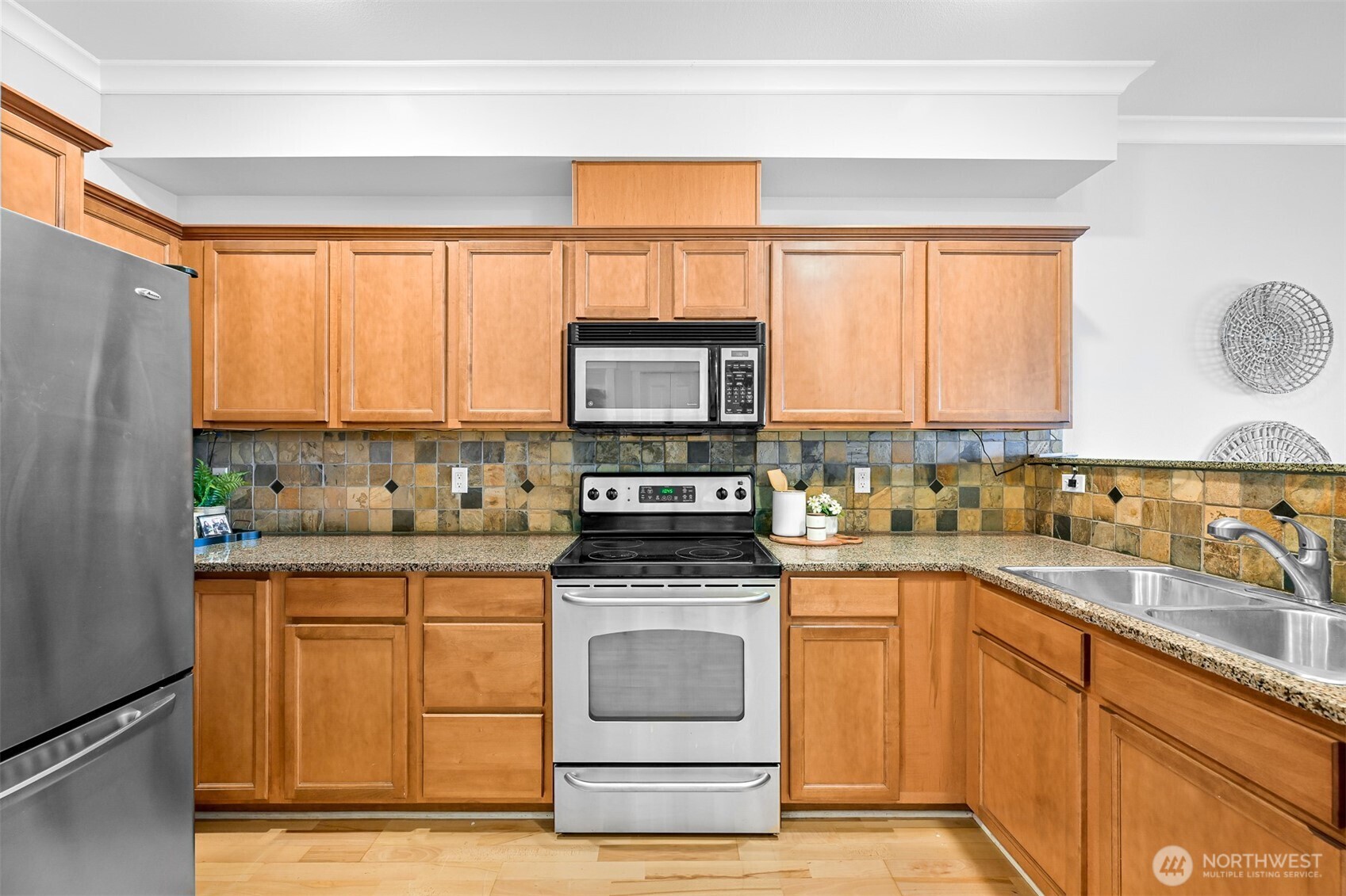 1015 Railroad Avenue 210 Property Photo 8