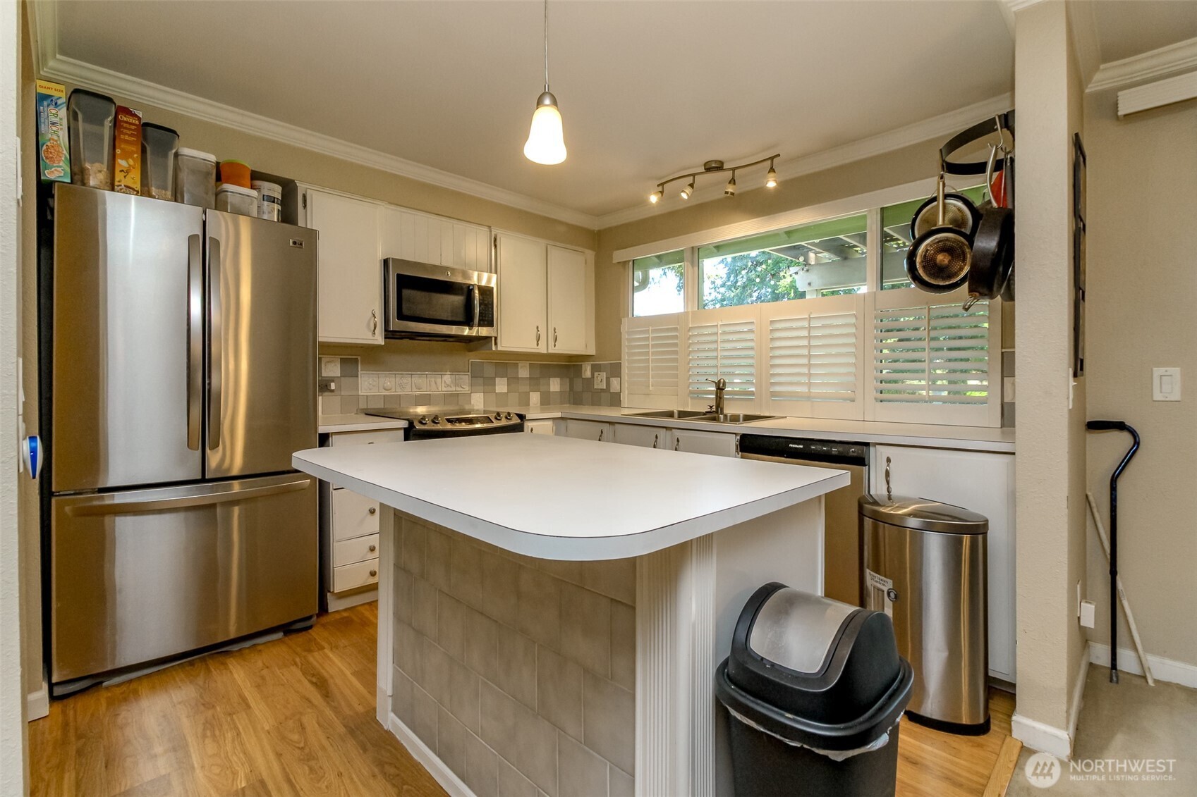 1301 Bel Air Road Property Photo 9