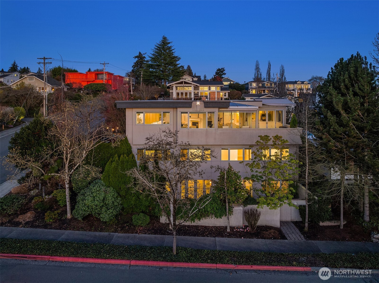 7 10th Avenue Property Photo 3