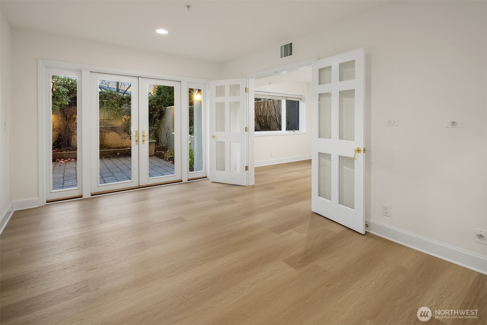 7 10th Avenue Property Photo 36