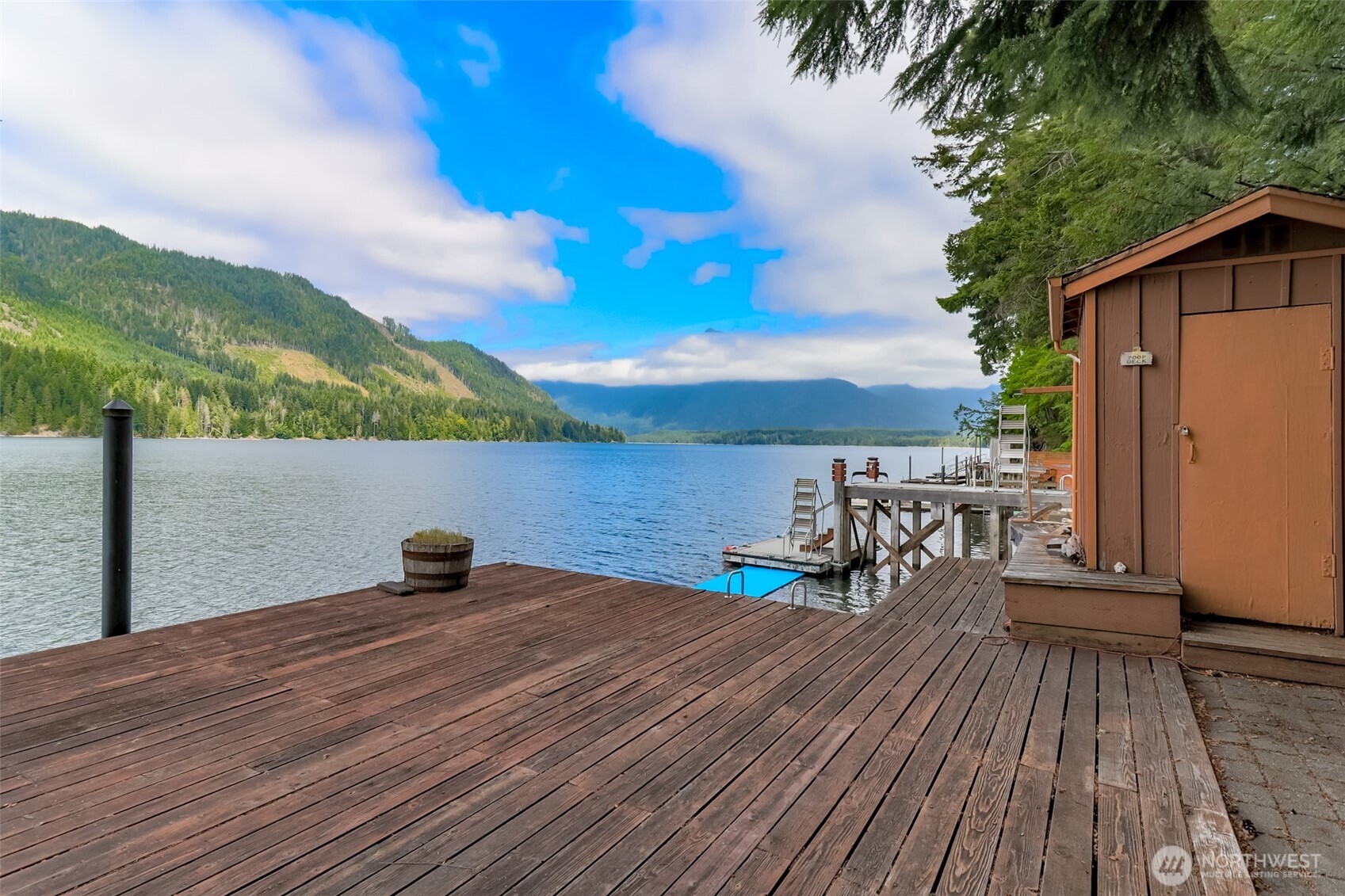 20 N Lakefront Loop Property Photo 1