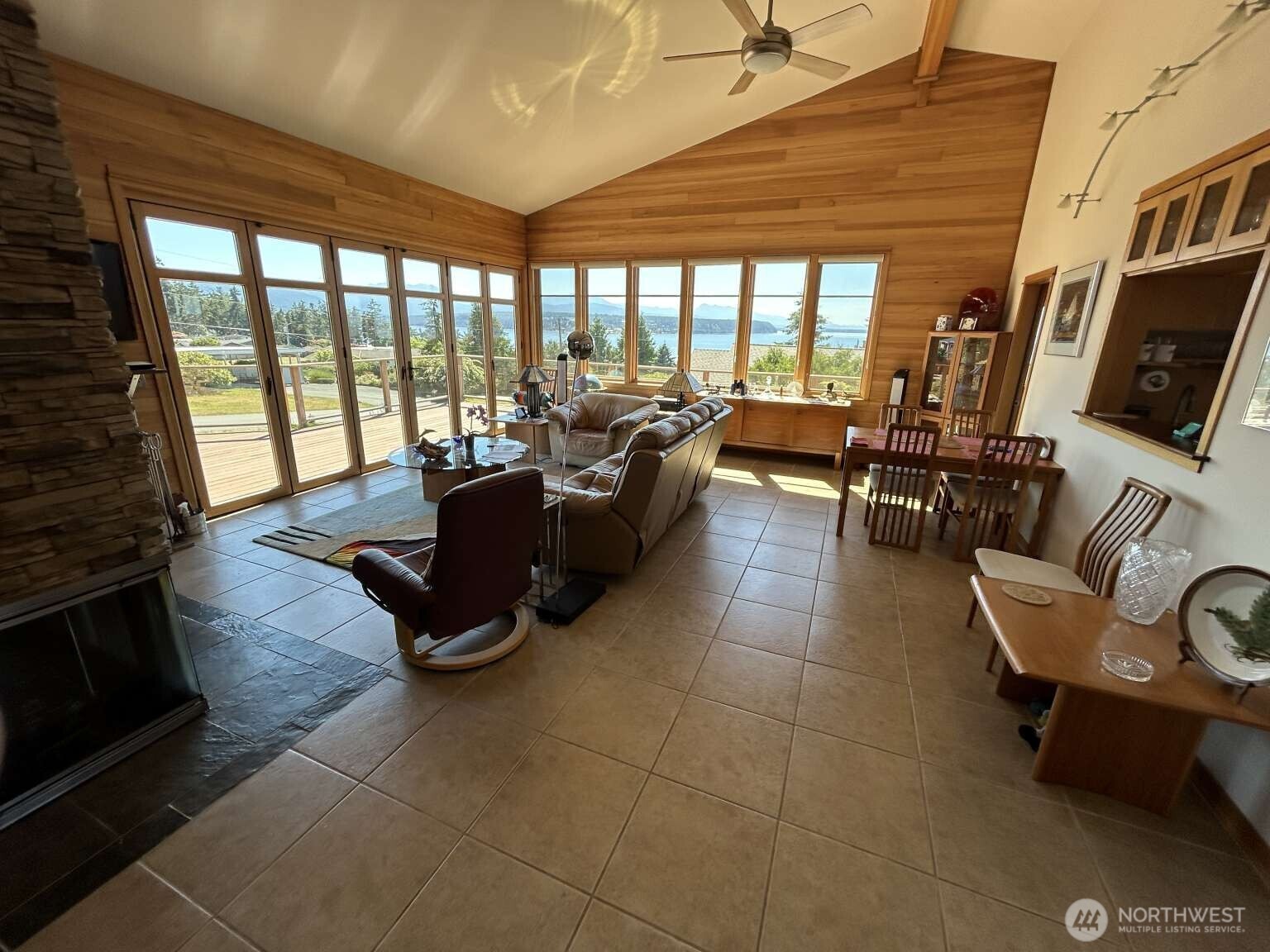 31 N Rhododendron Drive Property Photo 8