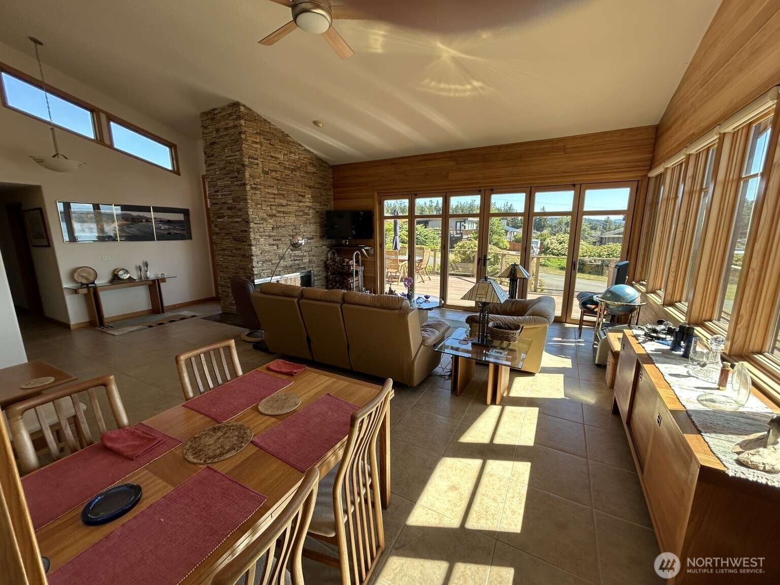 31 N Rhododendron Drive Property Photo 10