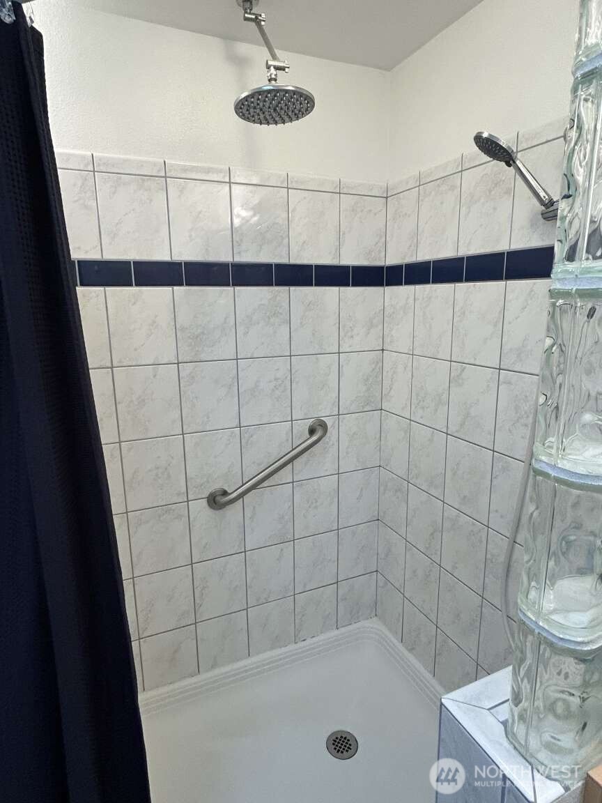 31 N Rhododendron Drive Property Photo 16