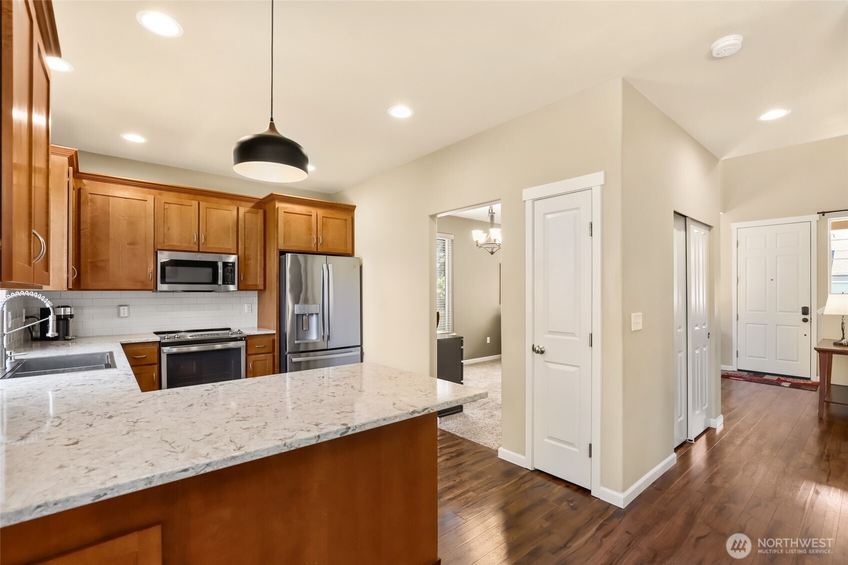3711 Santis Loop Property Photo 7