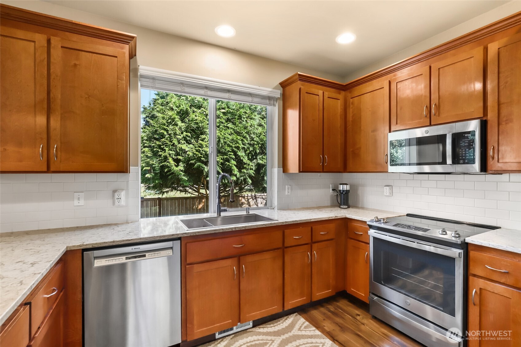 3711 Santis Loop Property Photo 9