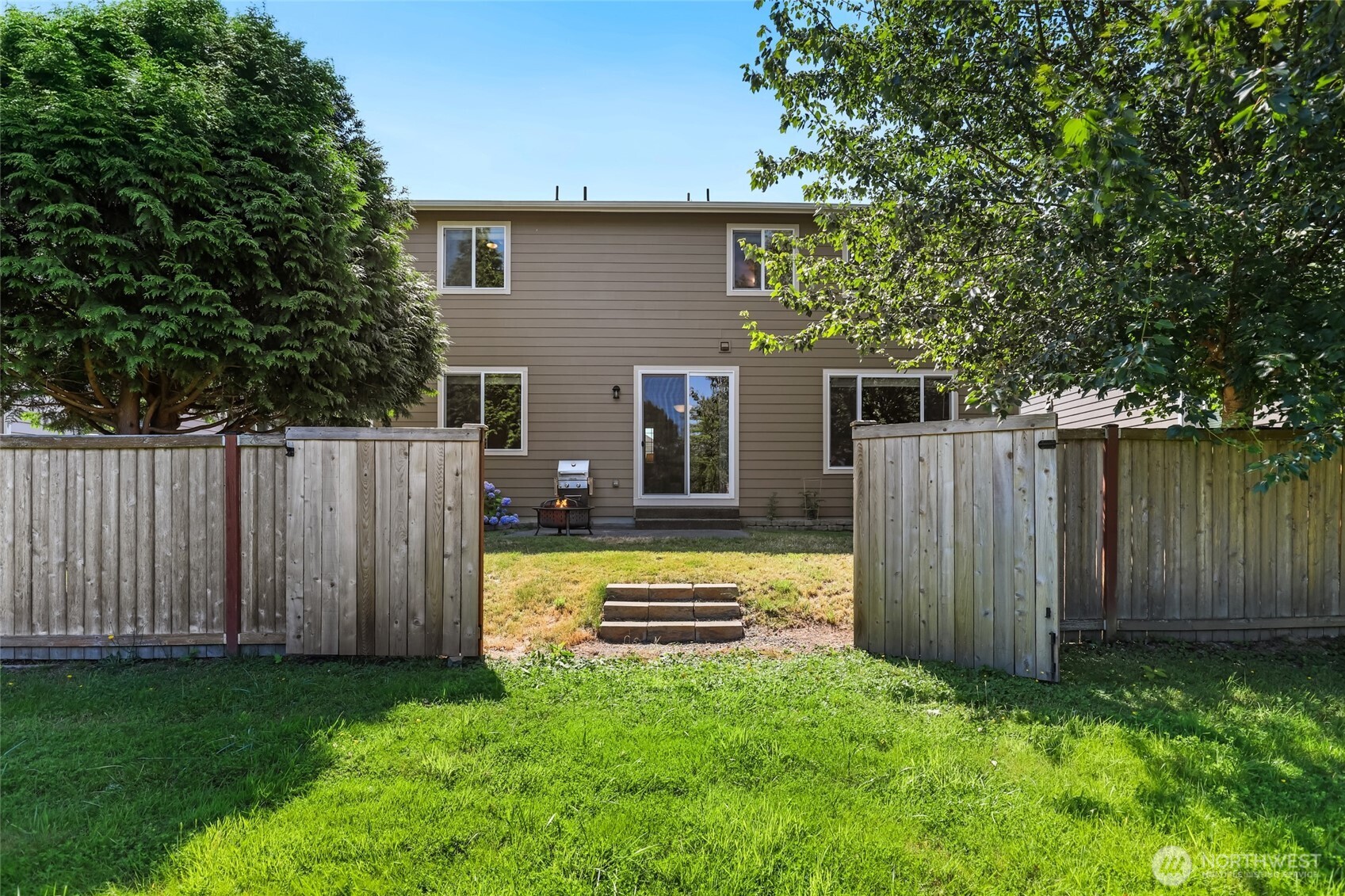 3711 Santis Loop Property Photo 32