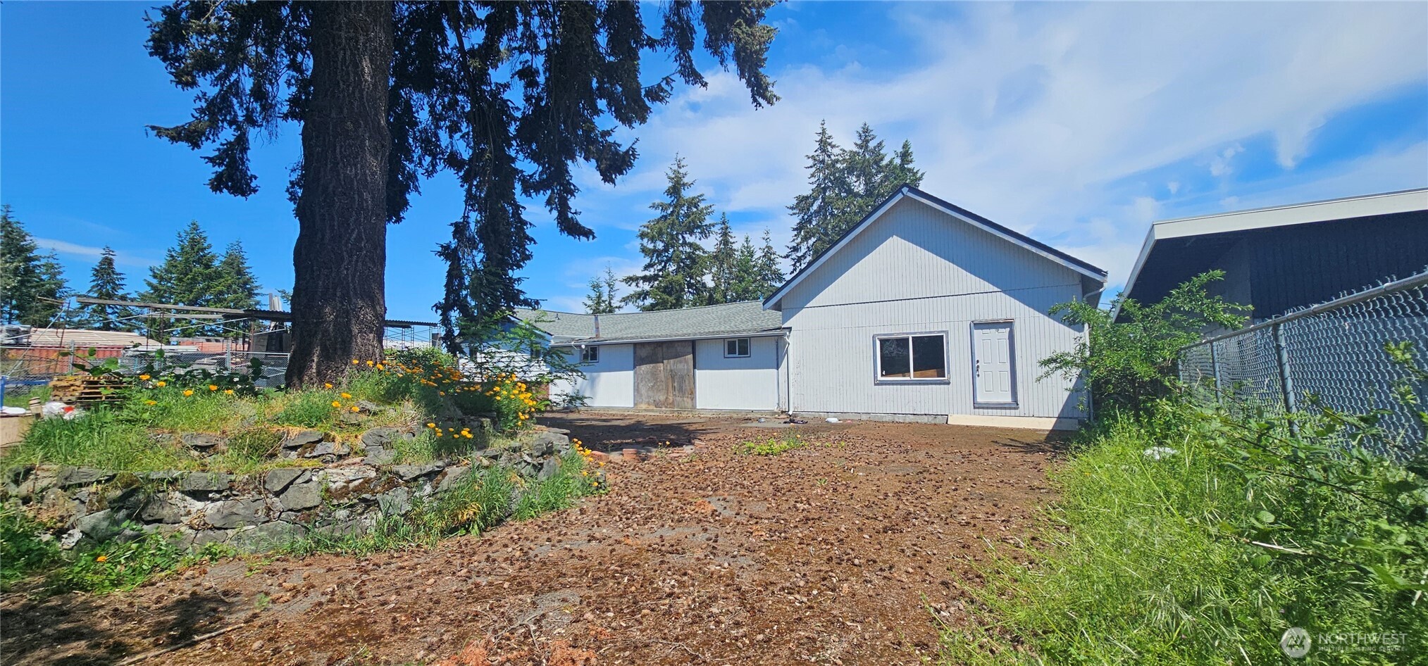 9722 South Tacoma Way Property Photo 7