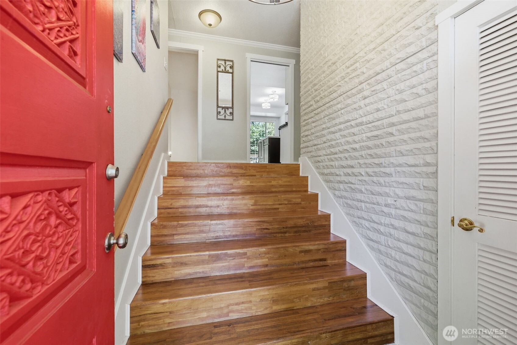 7221 Topaz Court Property Photo 4