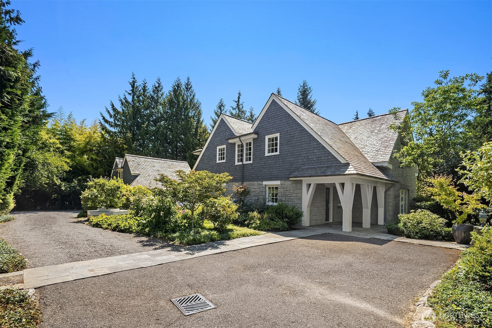 8106 Overlake Drive Property Photo 4