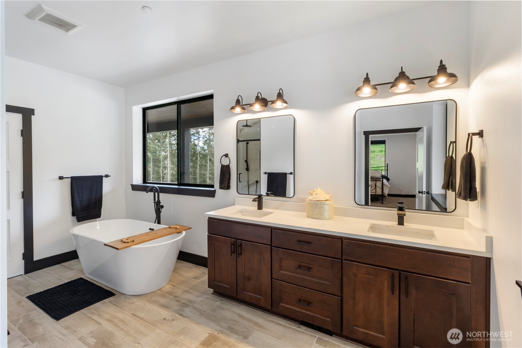 38922 Madrona Drive Property Photo 13