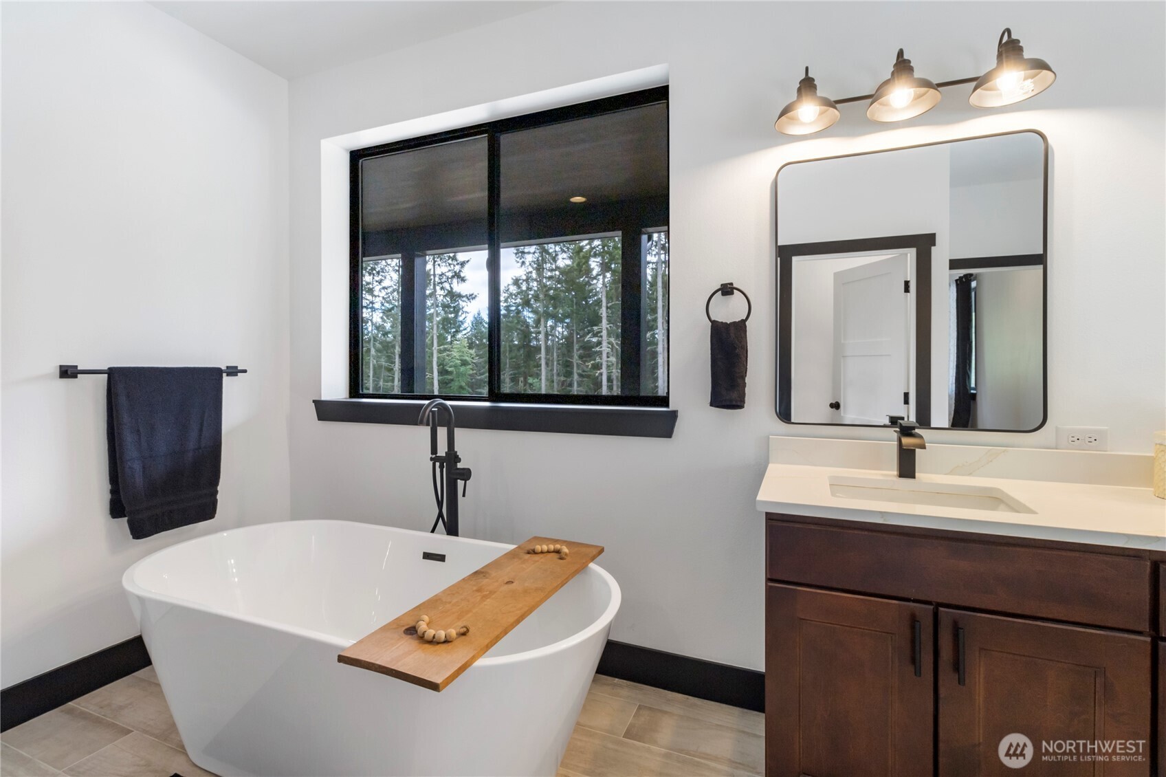 38922 Madrona Drive Property Photo 14