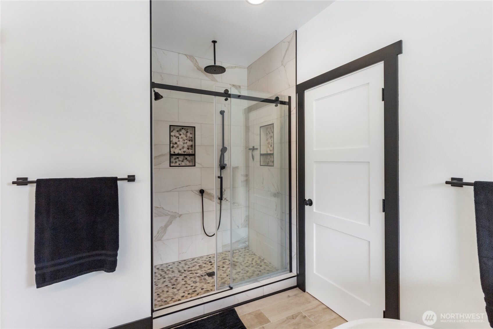 38922 Madrona Drive Property Photo 15