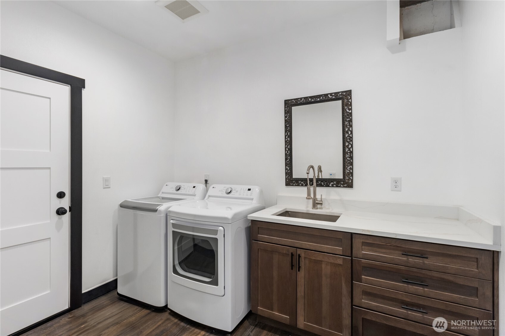 38922 Madrona Drive Property Photo 26
