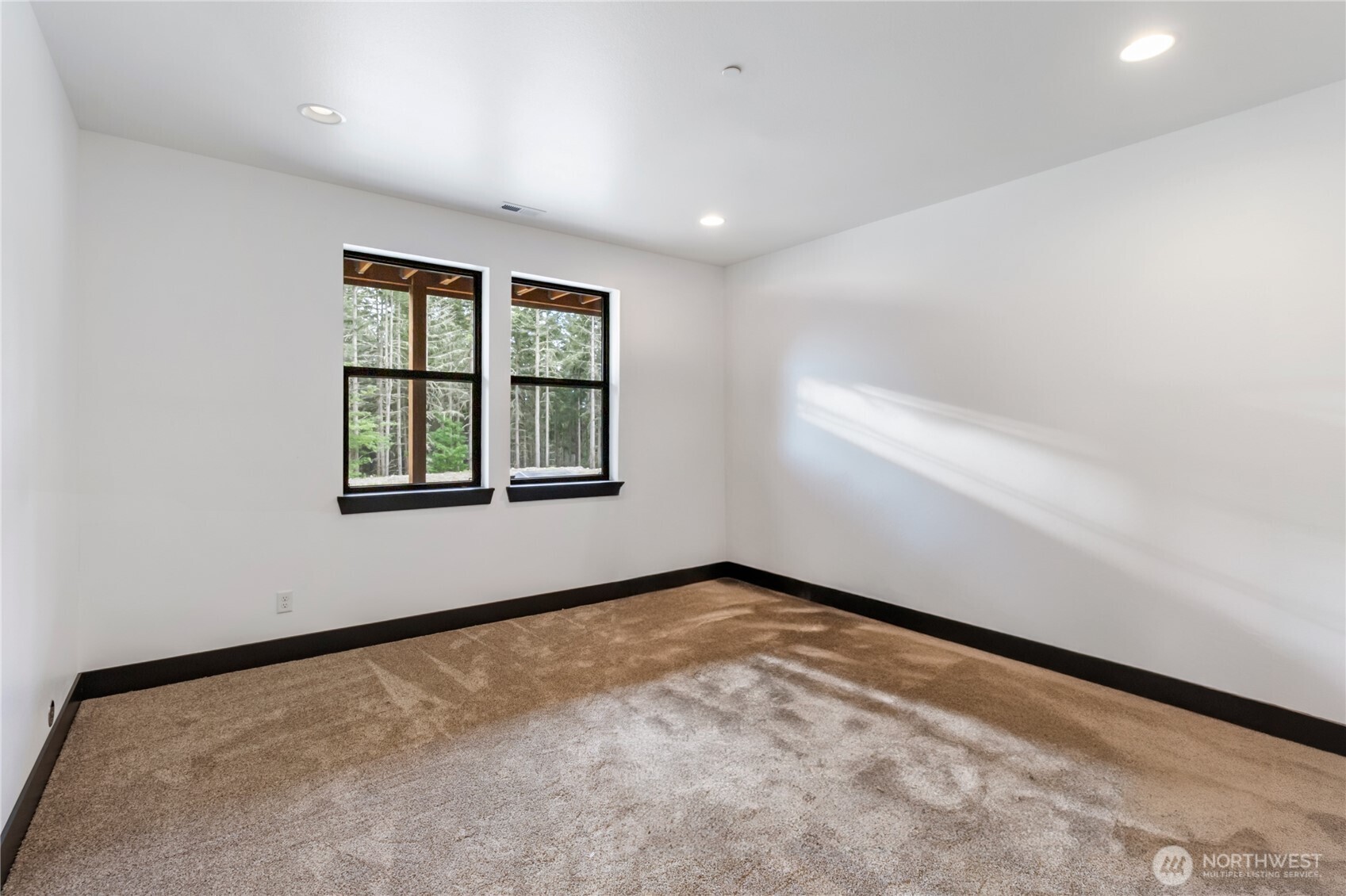 38922 Madrona Drive Property Photo 28