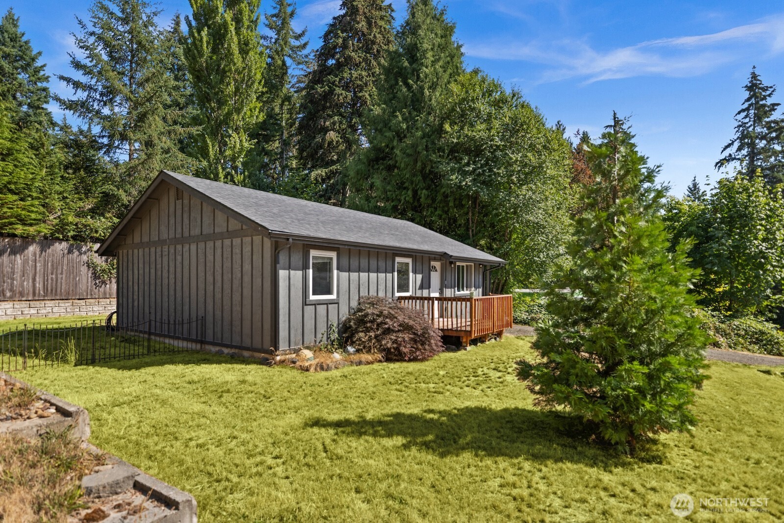 100 Ne Galley Way Property Photo 2
