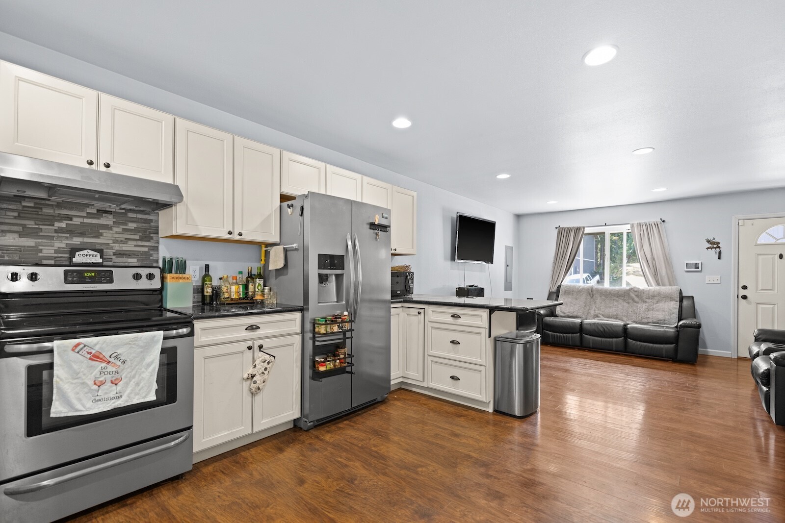 100 Ne Galley Way Property Photo 6