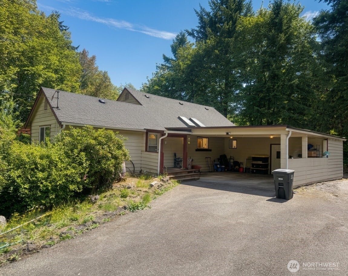 991 E North Bay Road Property Photo 1