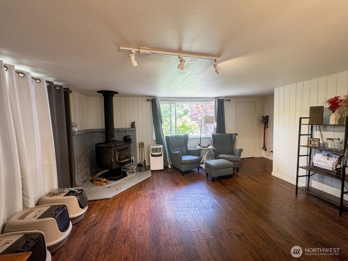 991 E North Bay Road Property Photo 7