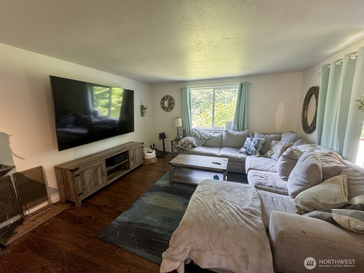 991 E North Bay Road Property Photo 11