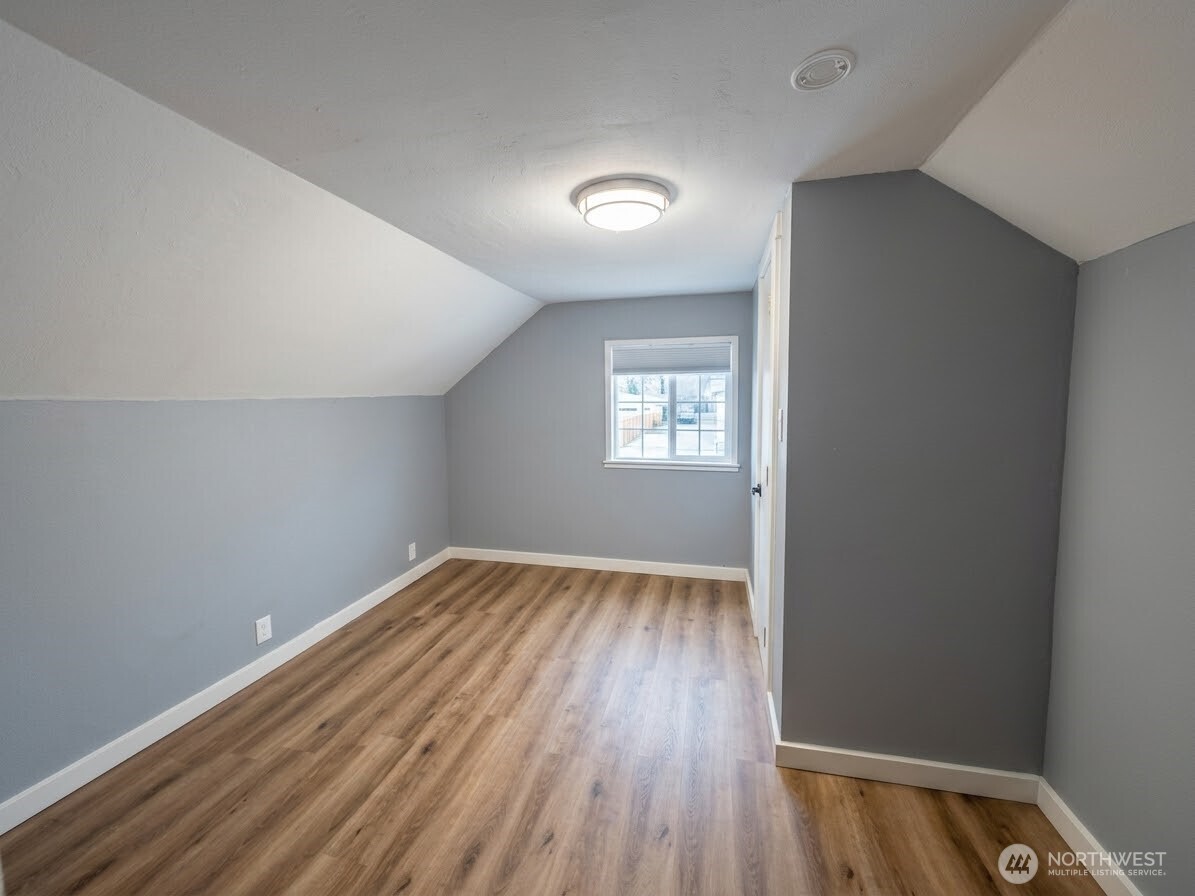 991 E North Bay Road Property Photo 17