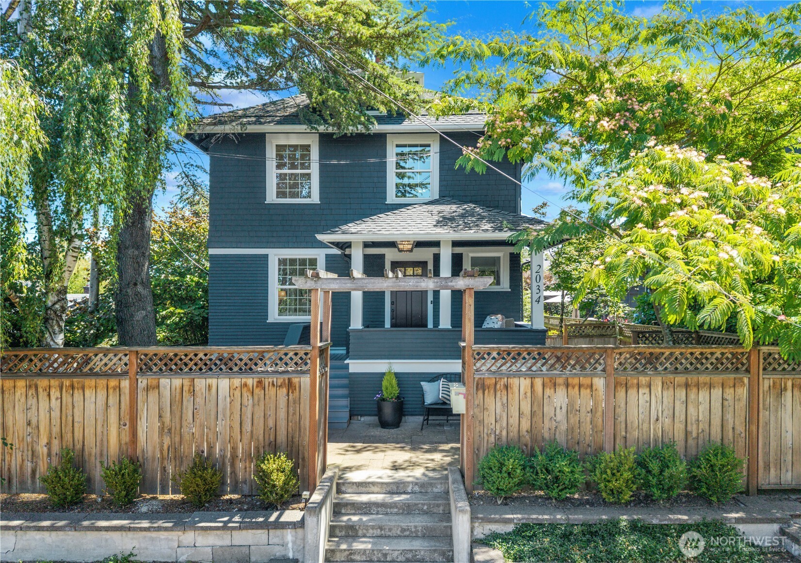 2034 Federal Avenue Property Photo 1