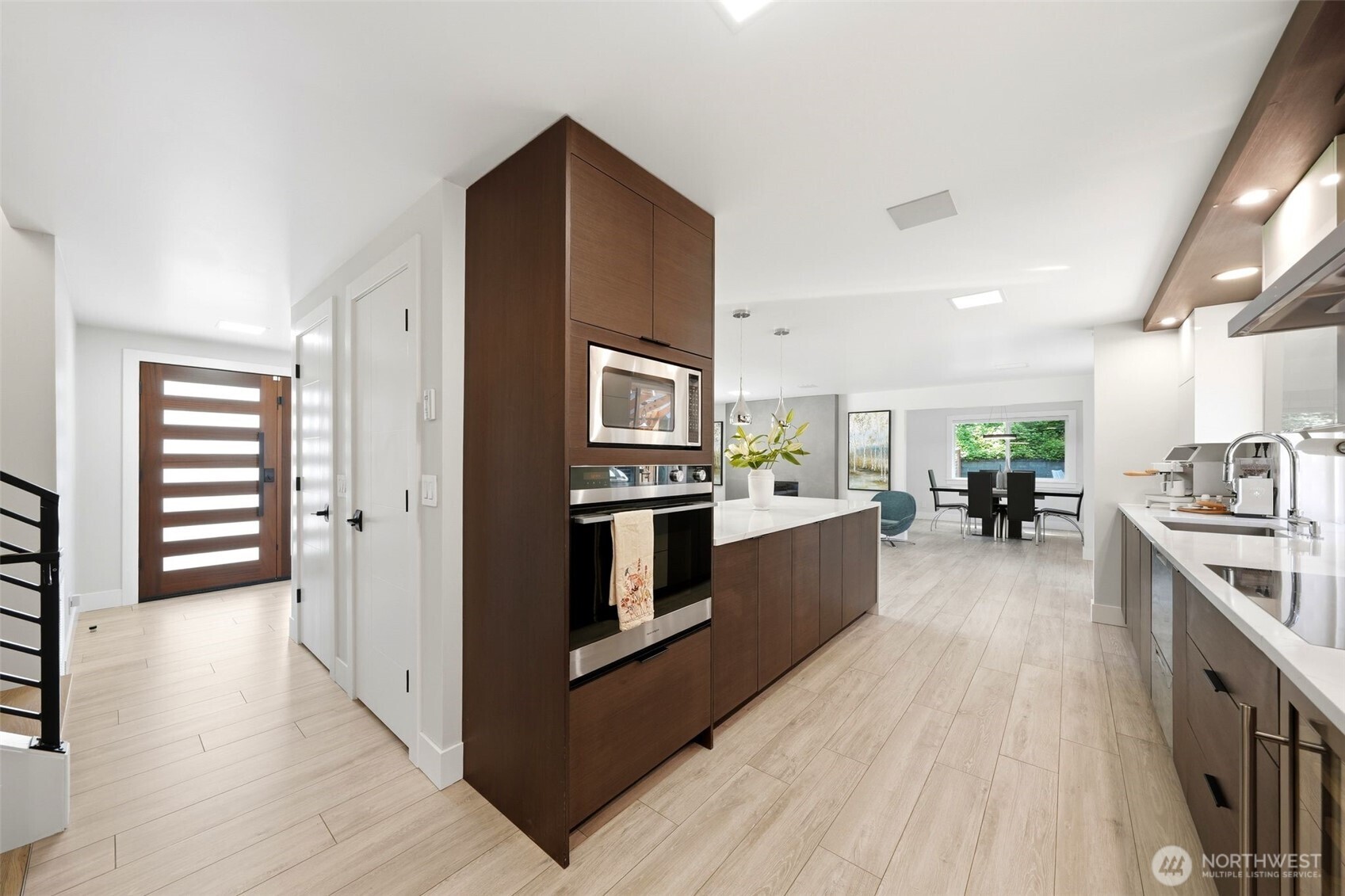 14022 Meridian Avenue Property Photo 6