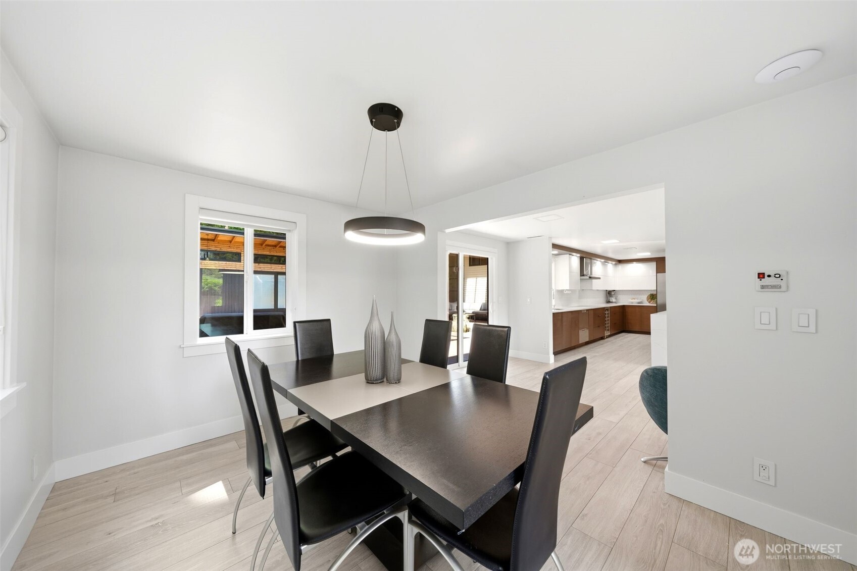 14022 Meridian Avenue Property Photo 7