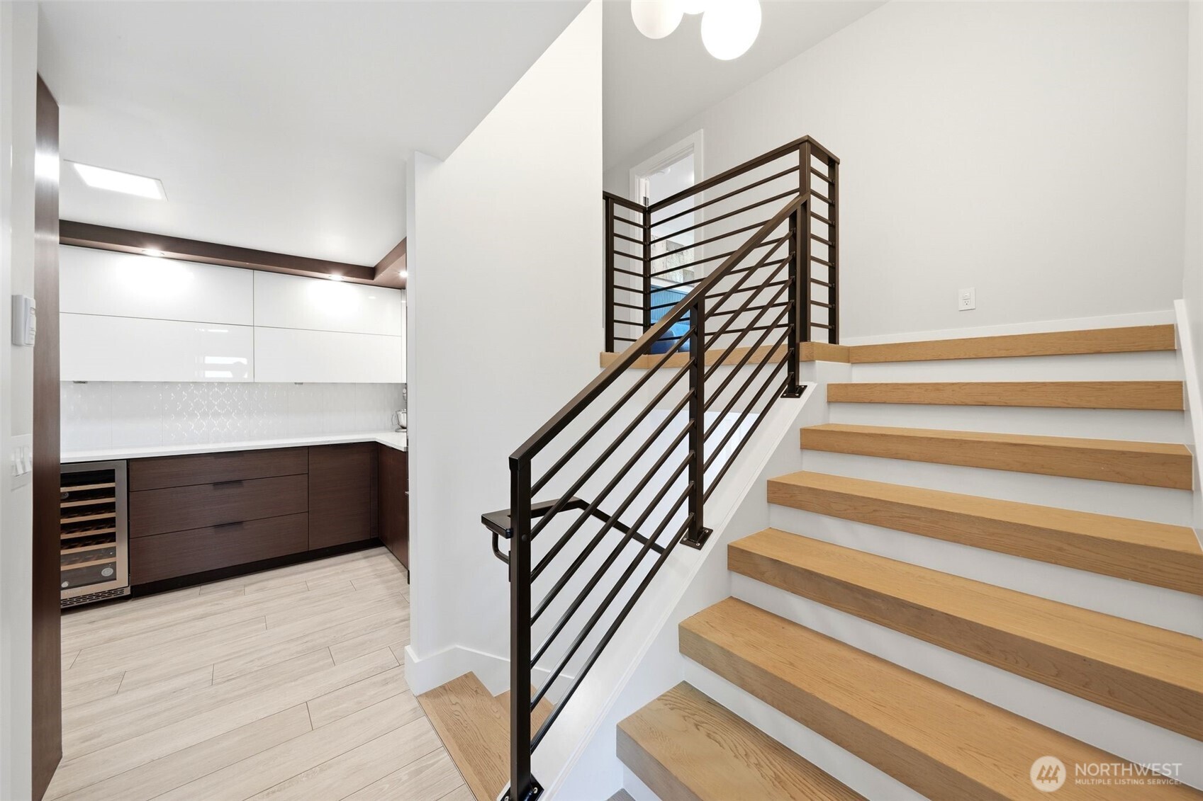 14022 Meridian Avenue Property Photo 8