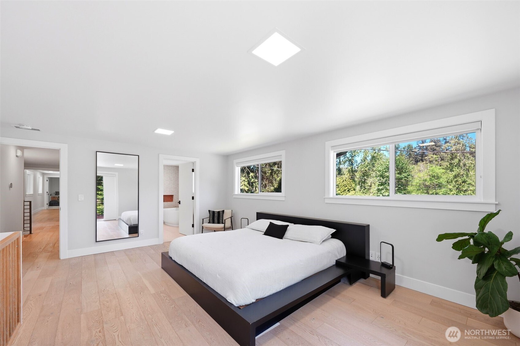 14022 Meridian Avenue Property Photo 10