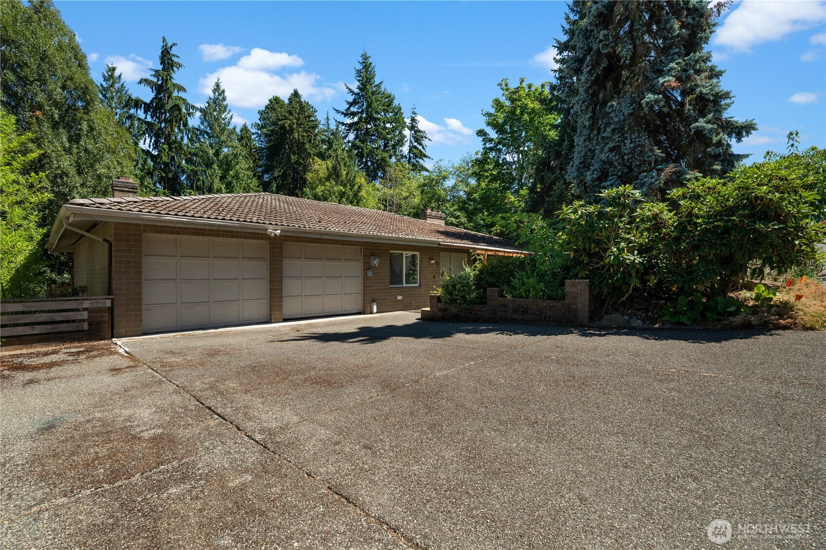 16058 36th Avenue Property Photo 2