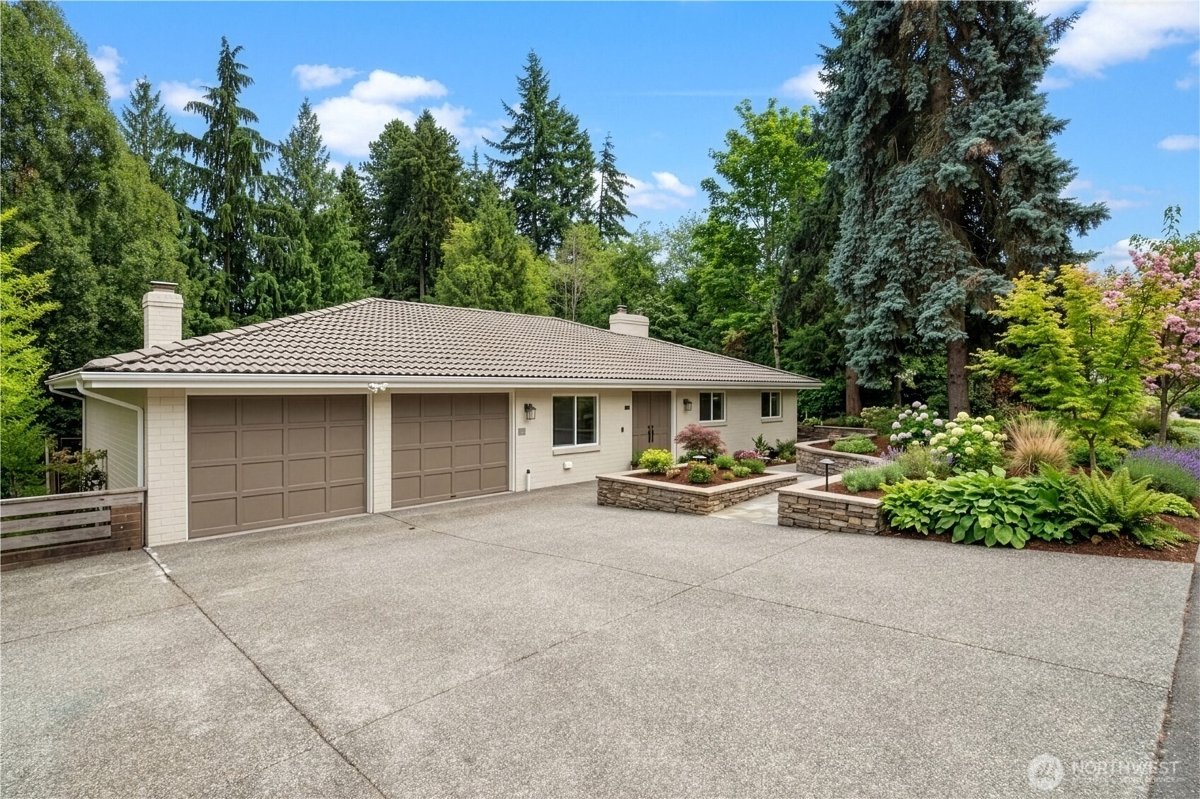 16058 36th Avenue Property Photo 3