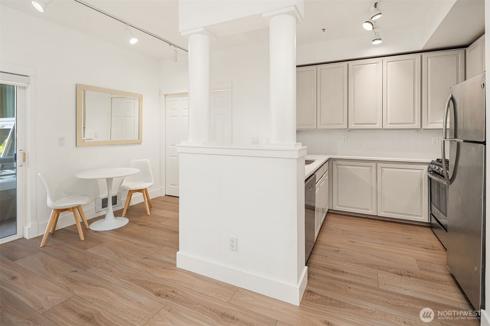 10042 Main Street 206 Property Photo 10